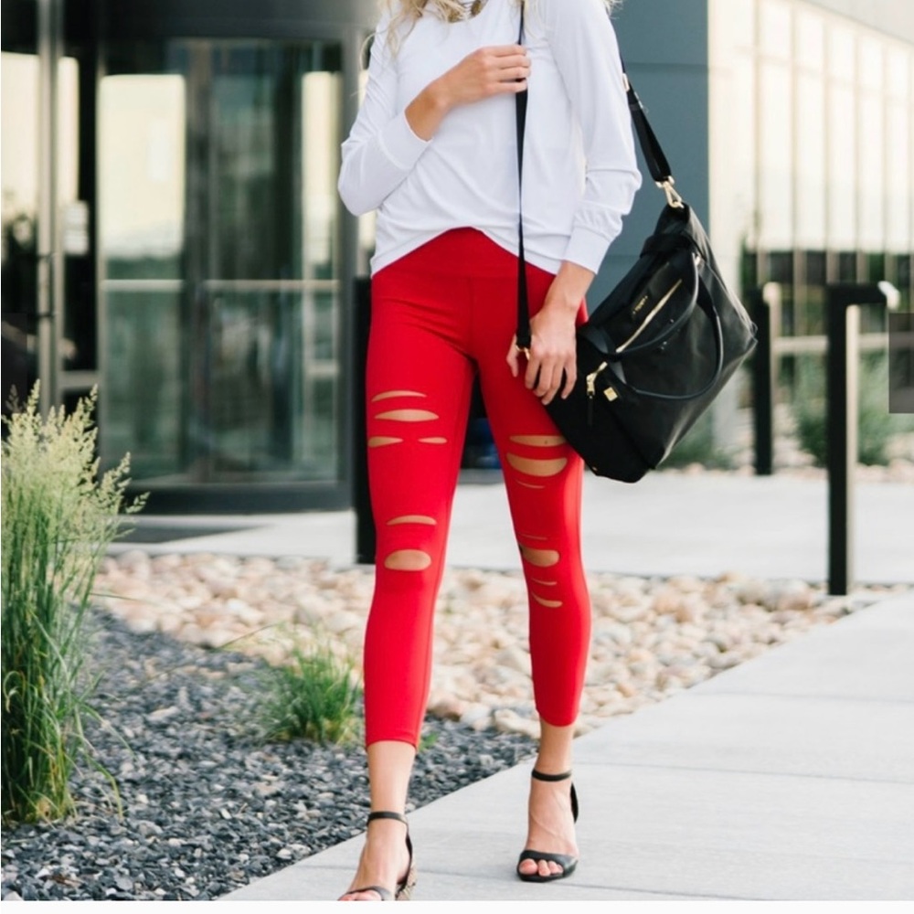 ZYIA Red Slashed Luxe Hi-Rise 7/8 Leggings Activewear Sz 2